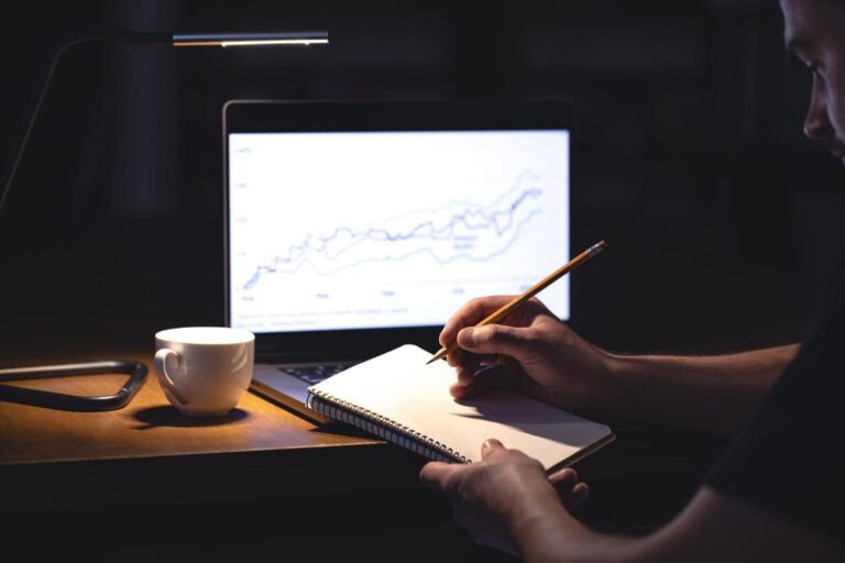 Kam investovat peníze, aby neztrácely hodnotu: Průvodce pro každého