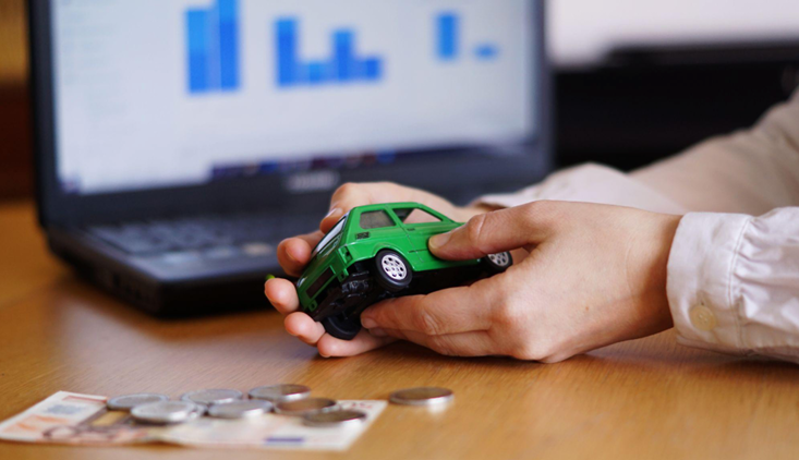 Cómo obtener dinero al instante en tu cuenta y seguir usando tu coche