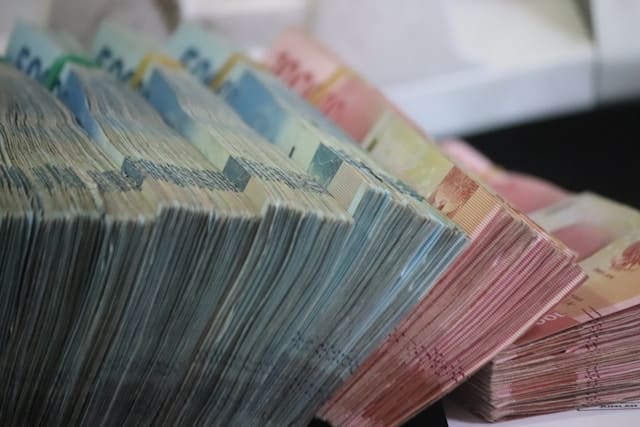 Dinero urgente para personas incluidas en ficheros de morosos